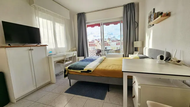 Estudio con piscina. parquing y vista al mar — 10