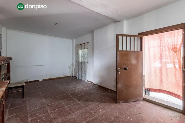 Cortijo con casa de 117 m2 y terreno de 2.312 m2 en Santa Fe — 6