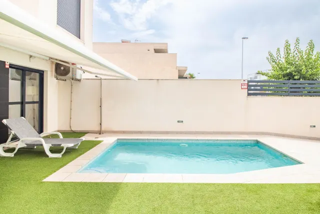 BUNGALOW DE 2 DORMITORIOS Y 2 BAÑOS EN SAN PEDRO DEL PINATAR (LO PAGAN) — 2