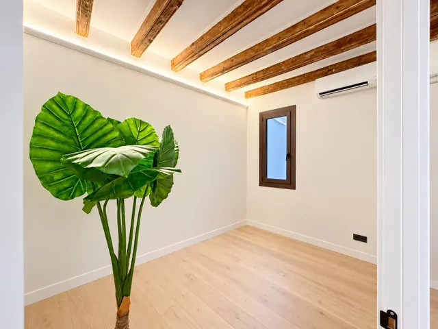 Elegante piso completamente reformado de 68 m2 en el corazón de Barcelona — 10