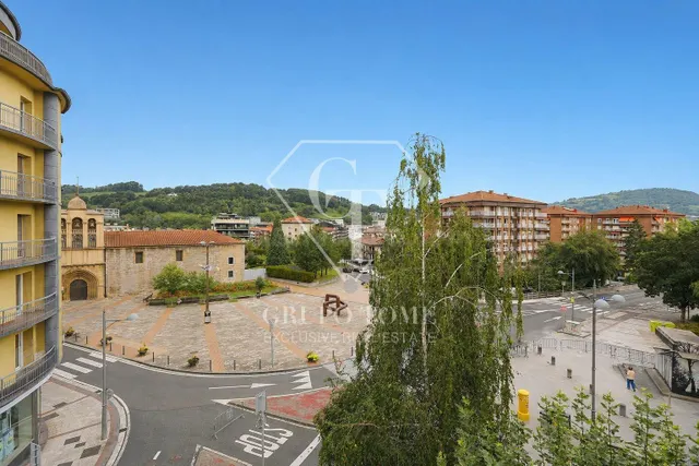 Vivienda acogedora con balcón y vistas despejadas — 14