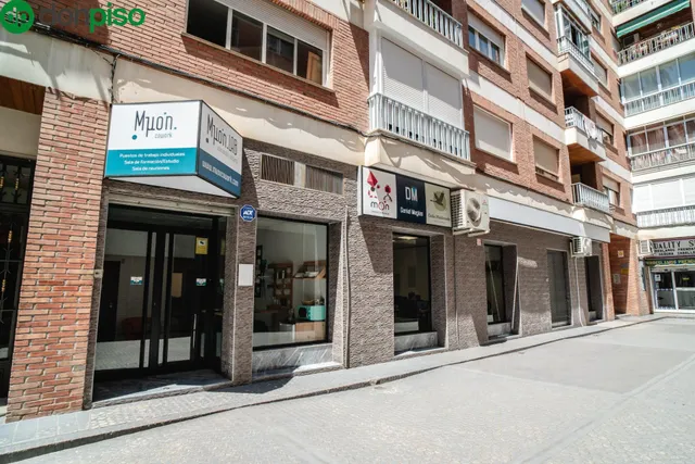 AMPLIO LOCAL EN GRAN CAPITÁN — 19