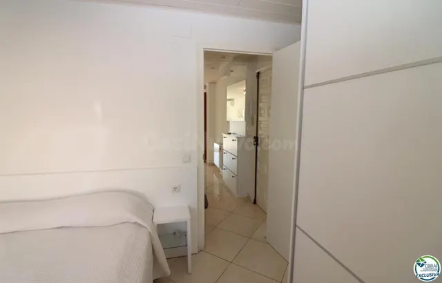 Encantador apartamento en venta en Empuriabrava con vistas a - foto 5
