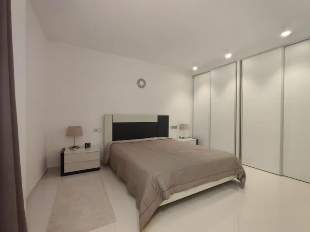 Apartamento 2 habitaciones 103m² en venta - Estacion de autobuses — 12