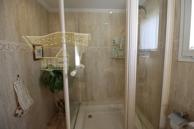 EXCLUSIVO CHALET ESQUINERO EN LA PATACONA — 32