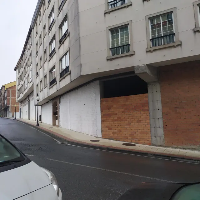 SE VENDE LOCAL COMERCIAL EN SILLEDA — 4