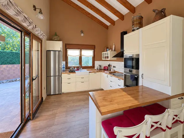Casa independiente con jardín y porche en la pesa de pría, cerca de guadamía || Llanes — 7