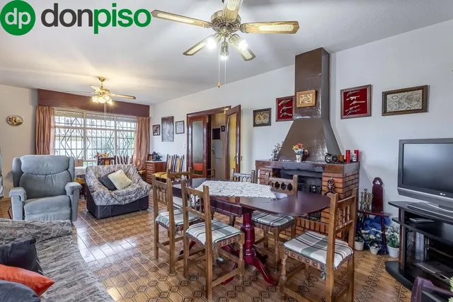 Gran casa con parcela y piscina en Cájar — 11