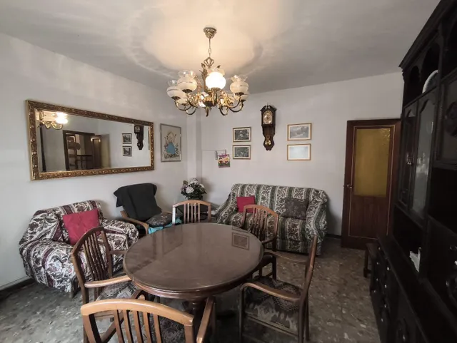 Amplia Casa en Noblejas - Oportunidad Única por €180,000 — 7