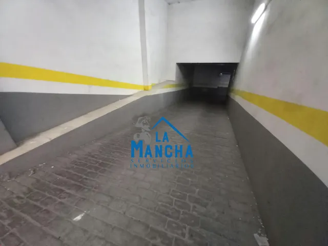 *70€ MENSUALES*. INMOBILIARIA LA MANCHA ALQUILA PLAZA DE GARAJE EN BARRIO INDUSTRIA. — 10