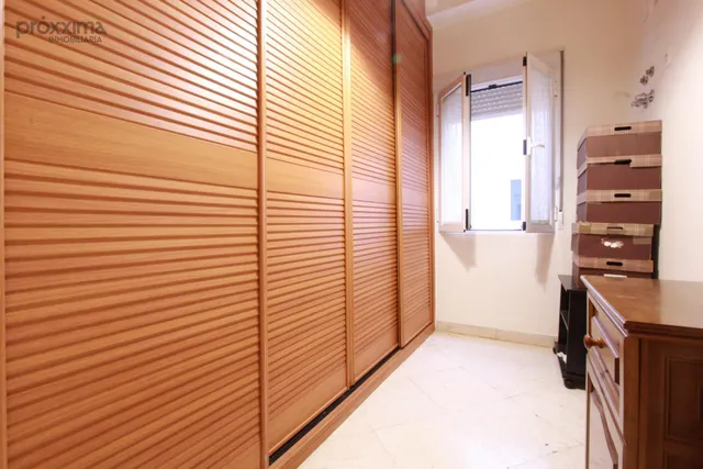 Vivienda con amplia terraza y grandes posibilidades en Los Remedios — 28