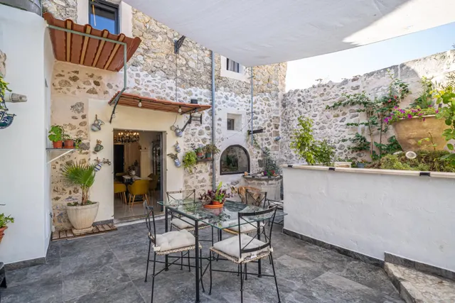 Casa de pueblo reformada con jardín en Campanet — 3