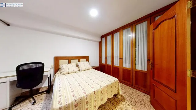 Piso totalmente exterior de 4 habitaciones con ascensor en  Ayora – Blasco Ibáñez — 9