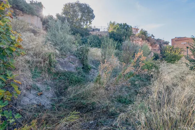 Oportunidad Única: Terreno Urbano en Vélez de Benaudalla - Costa Tropical — 38