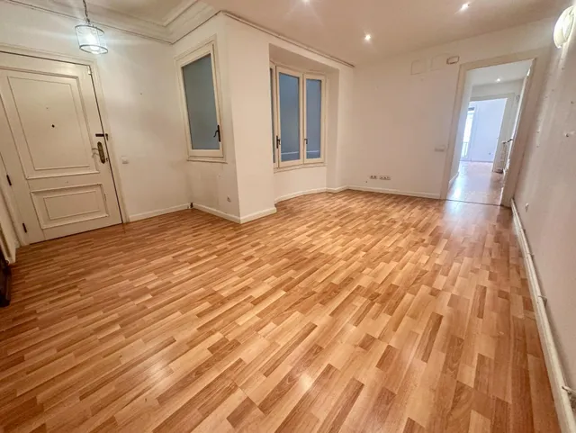 Piso Señorial en Balmes con  Doble Orientación — 18