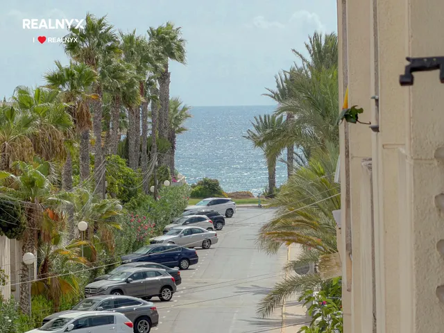La Veleta! Acogedor apartamento exterior , con amplia terraza y vistas laterales al mar ubicación en urbanización exclusiva con piscina a 150 metros del mar — 22