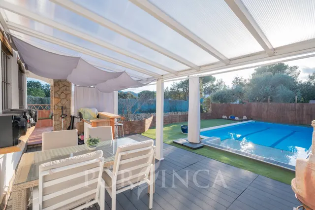 Villa reformada con piscina privada en Can Carbonell, Caldes - foto 5