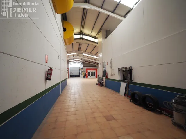 Amplia Nave Industrial en Tomelloso - Oportunidad Única por €650,000 — 10