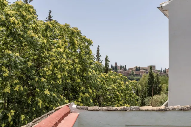 Casa reformada en el Camino del Sacromonte — 36