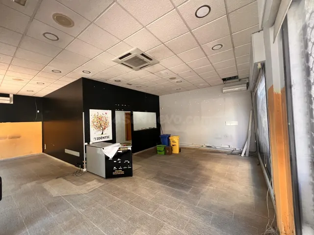 LOCAL COMERCIAL CON SALIDA DE HUMOS EN SENTMENAT — 3