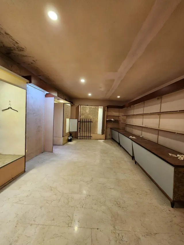 Local Comercial en Esquina con Excelente Visibilidad — 6