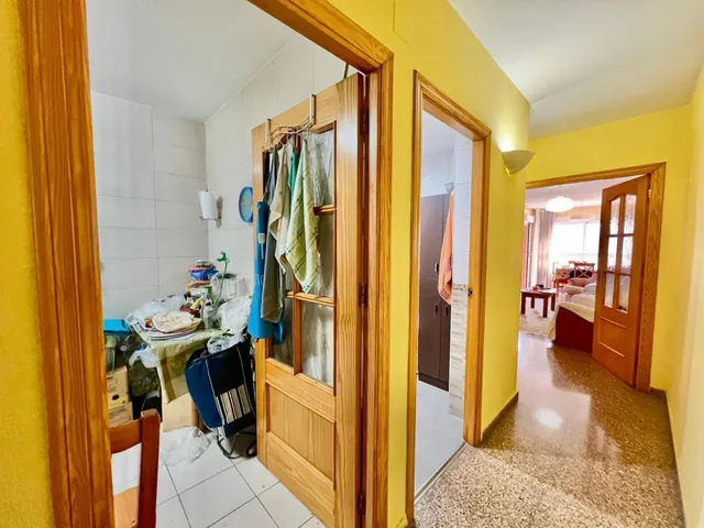 Espaciosa vivienda de 4 habitaciones y 2 baños rodeado de todos los servicios — 30