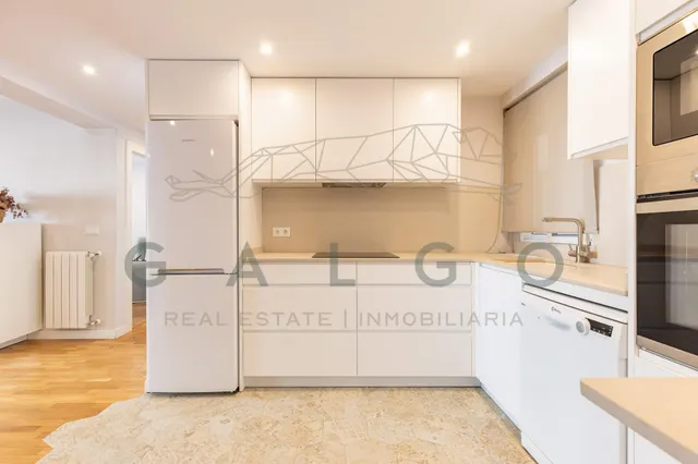 Comprar piso reformado con garaje junto a Plaza Xúquer — 8