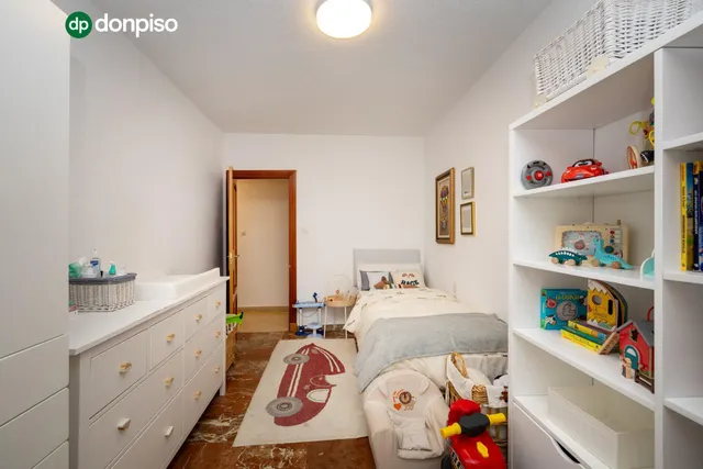 Piso y cochera en venta junto Acera de Darro. — 35