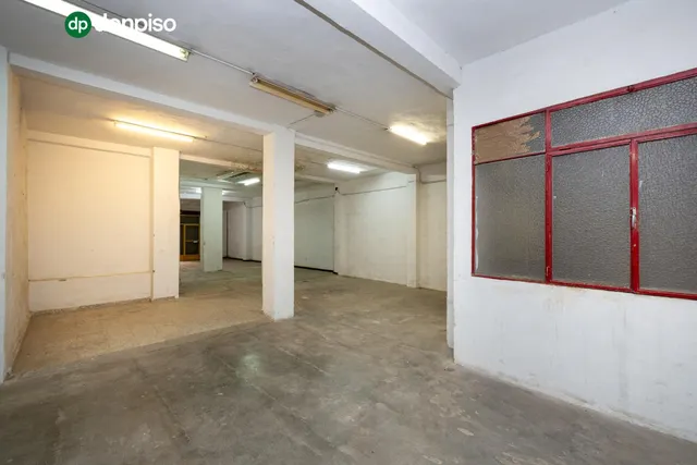 ¡Oportunidad Única en Angel Barrios! Local de 147m2 por solo 190.000€ — 5