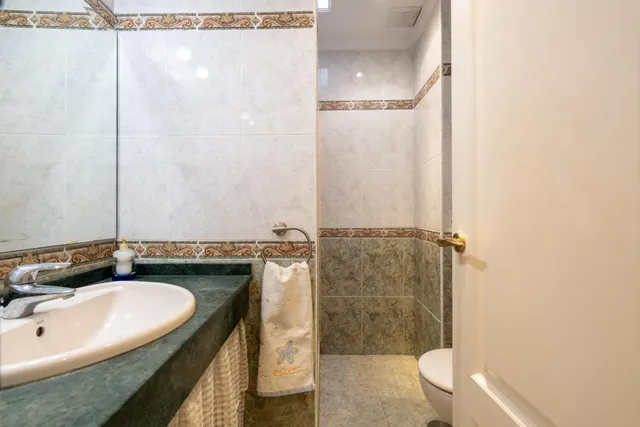 UNA CASA CON ALMA EN EL CORAZÓN DE ALMERÍA: 278 m2 Y DOS TERRAZAS PARA DISFRUTAR — 42