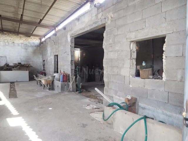 Nave en Avda Principe Alfonso, nave en esquina de 149 m2 con - foto 4