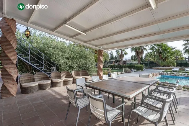 Chalet independiente con pozo propio y placas solares — 4