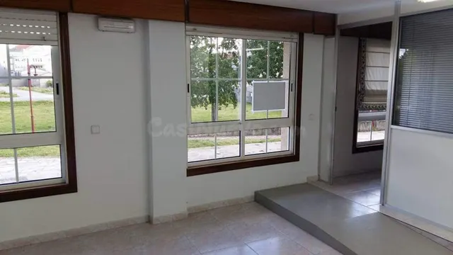 Bajo en rúa Río Miño - foto 2