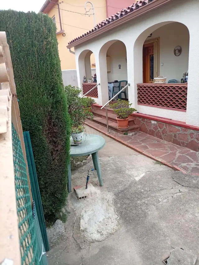 CASA EN LA MEJOR ZONA DE LA COLONIA — 5