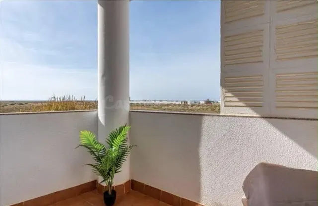 PISO MUY AMPLIO Y LUMINOSO EN CABO DE GATA, ALMERIA - foto 2