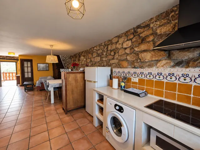 CASA DE PIEDRA REFORMADA CON DOBLE TERRAZA Y BARBACOA — 6