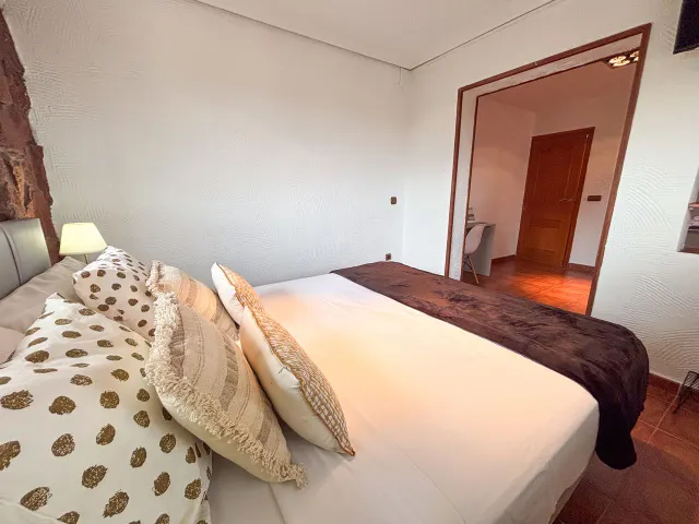 Villa de 6 dormitorios y 4 baños en Jacarilla (Alicante) — 28