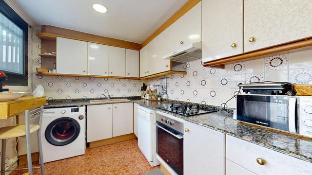 PRECIOSA Y ESPECTACULAR  CASA EN CHIVA  . OJO INVERSORES!!! — 34