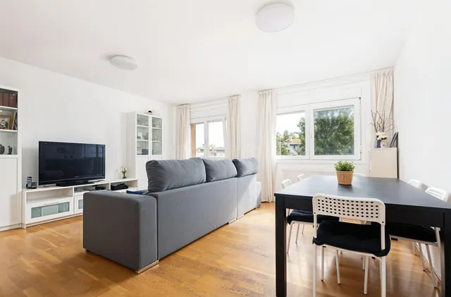venta piso 5 habitaciones en Pamplona - foto 2