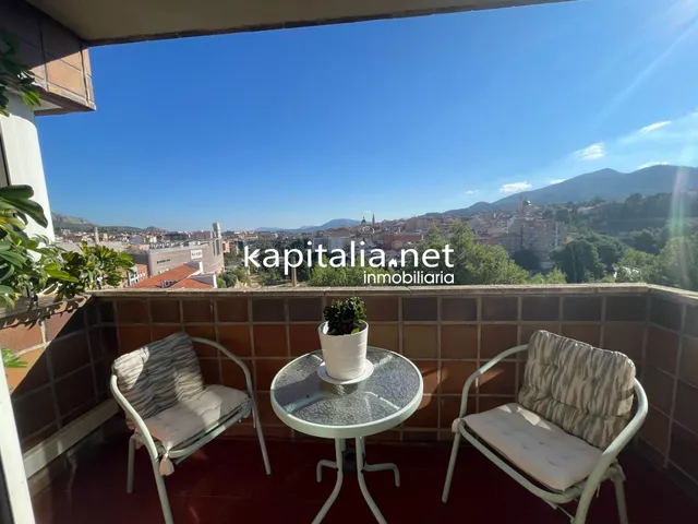 Ático duplex con chimenea y vistas panorámicas — 23