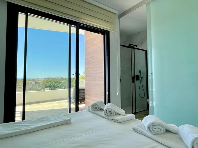 Villa independiente con piscina privada, solárium y vistas a la laguna en Moncayo — 36