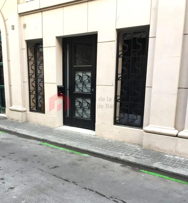 Local comercial de 990 m2 distribuidos en 2 plantas y con 2 viviendas. — 5