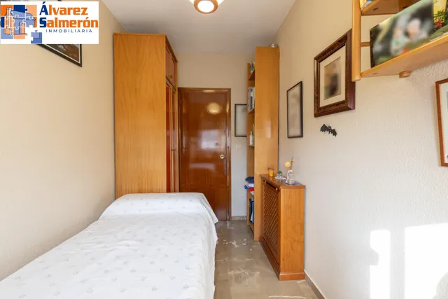 Amplio y luminoso piso de 3 dormitorios listo para entrar a vivir junto al metro de Albolote — 18