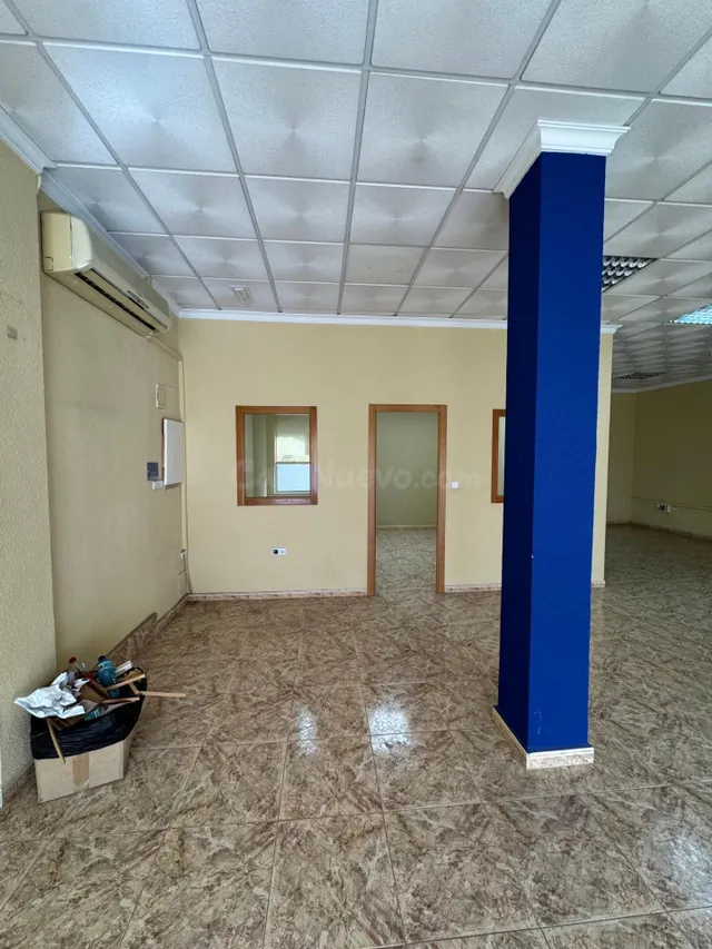 Local de 180 m2 en Barrio Peral. — 5