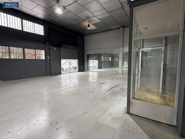 Agencia Inmobiliaria Arbeteta, ALQUILA nave. - foto 4