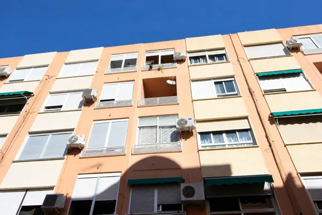 AMPLIA VIVIENDA REFORMADA DE 4 habitaciones CON ASCENSOR EN TORRENT — 39