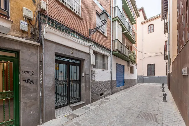 Piso 4 dormitorios en C/ San Juan de Dios de Granada. — 27