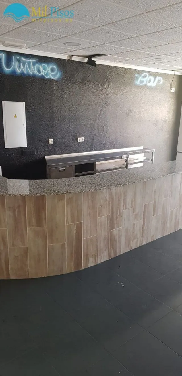 Bar en Benidorm con terraza — 3