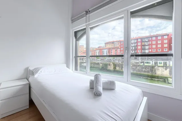 Se vende Espectacular piso con licencia turística a 7 min del Casco Viejo — 27
