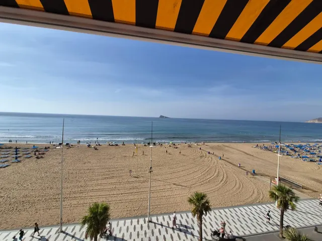 Estudio Reformado en Primera Línea de Playa Levante Benidorm! — 11